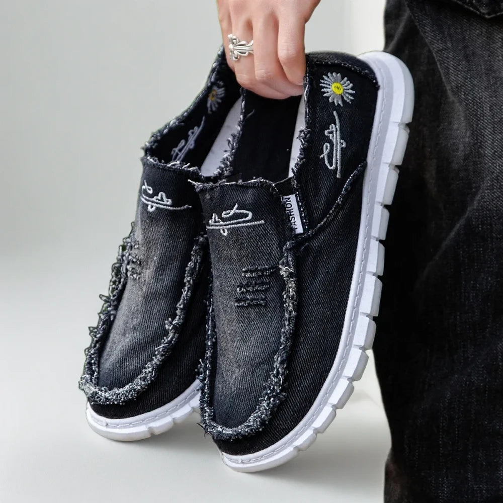 Vue dessus chaussette mocassin femme moulante et bien ajustée au talon