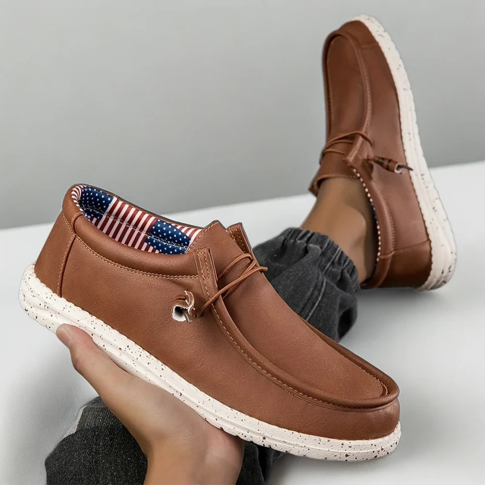 Mocassin confort vue de face, design minimaliste et intemporel