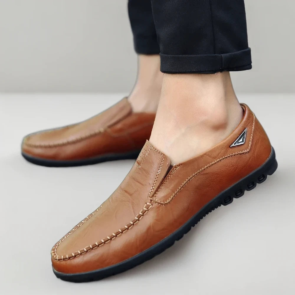 Paire mocassin cuir de luxe rouge homme, style décontracté italien