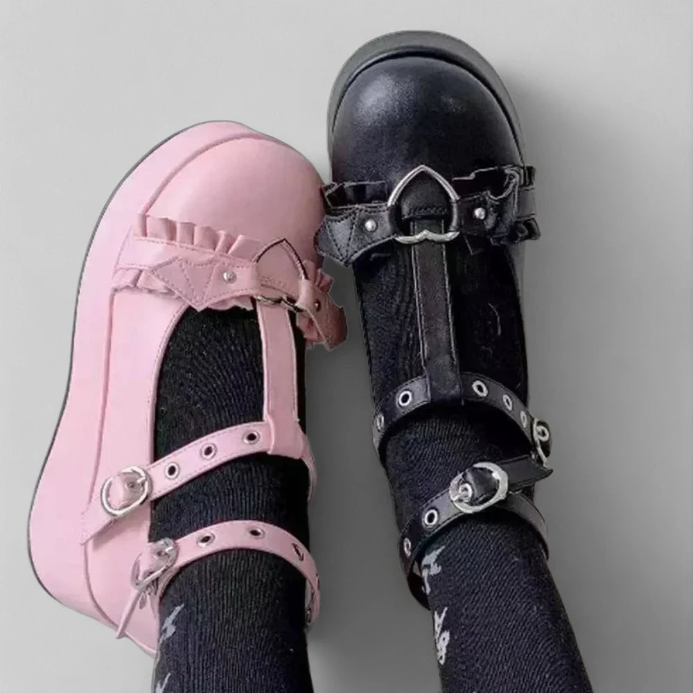 Mocassin femme haut de gamme rose poudré mettant en avant son design épuré