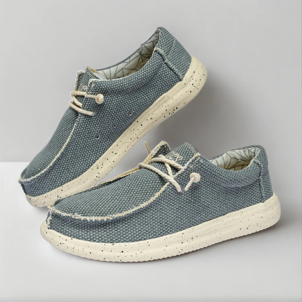 Vue rapprochée texture toile mocassin homme bleu