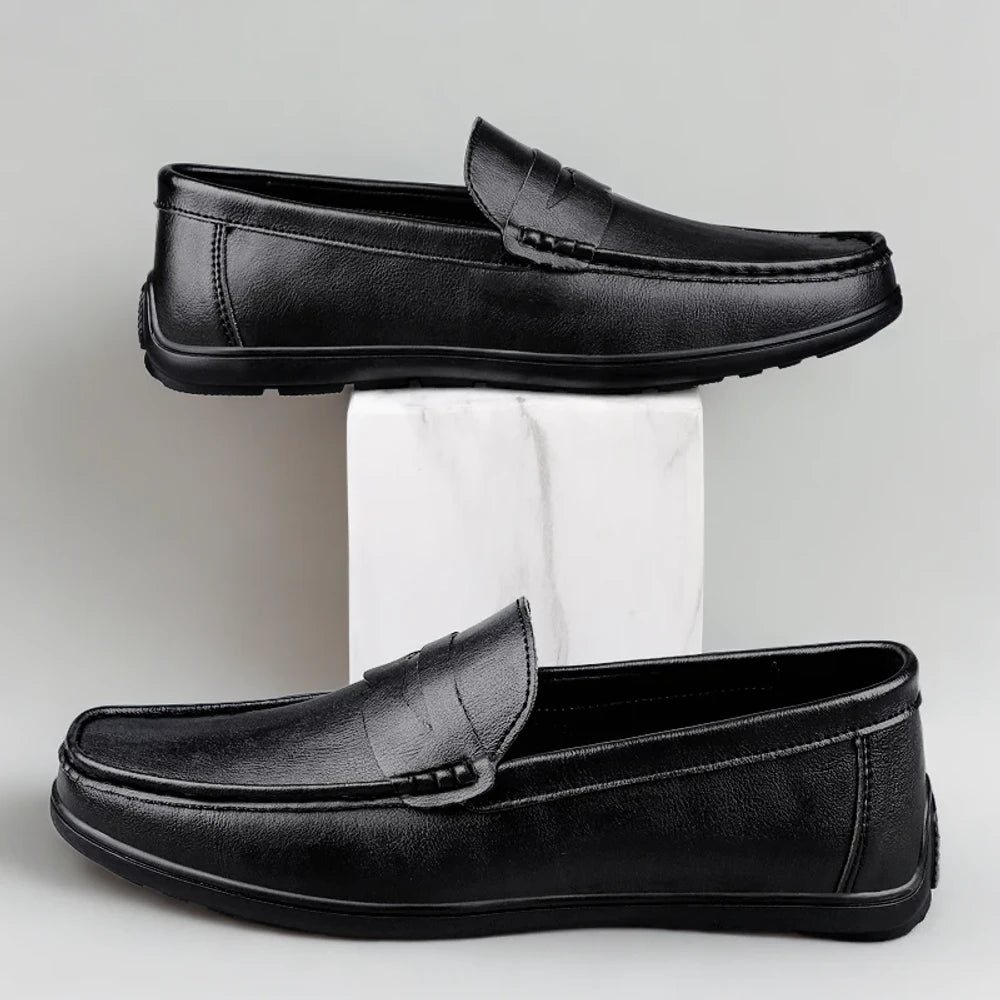 Gros plan matière cuir véritable mocassin homme raffiné