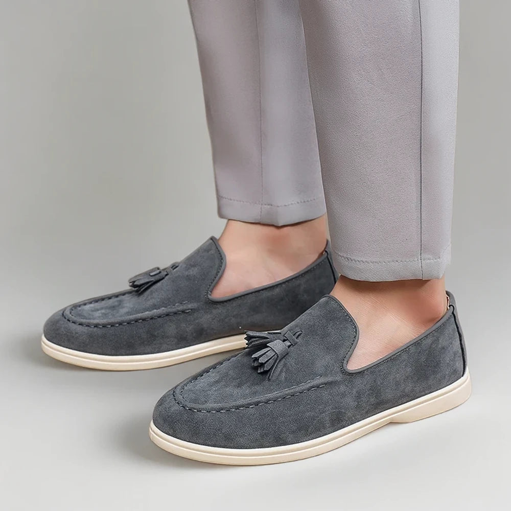 Mocassin pampille homme détail texturé du daim de qualité