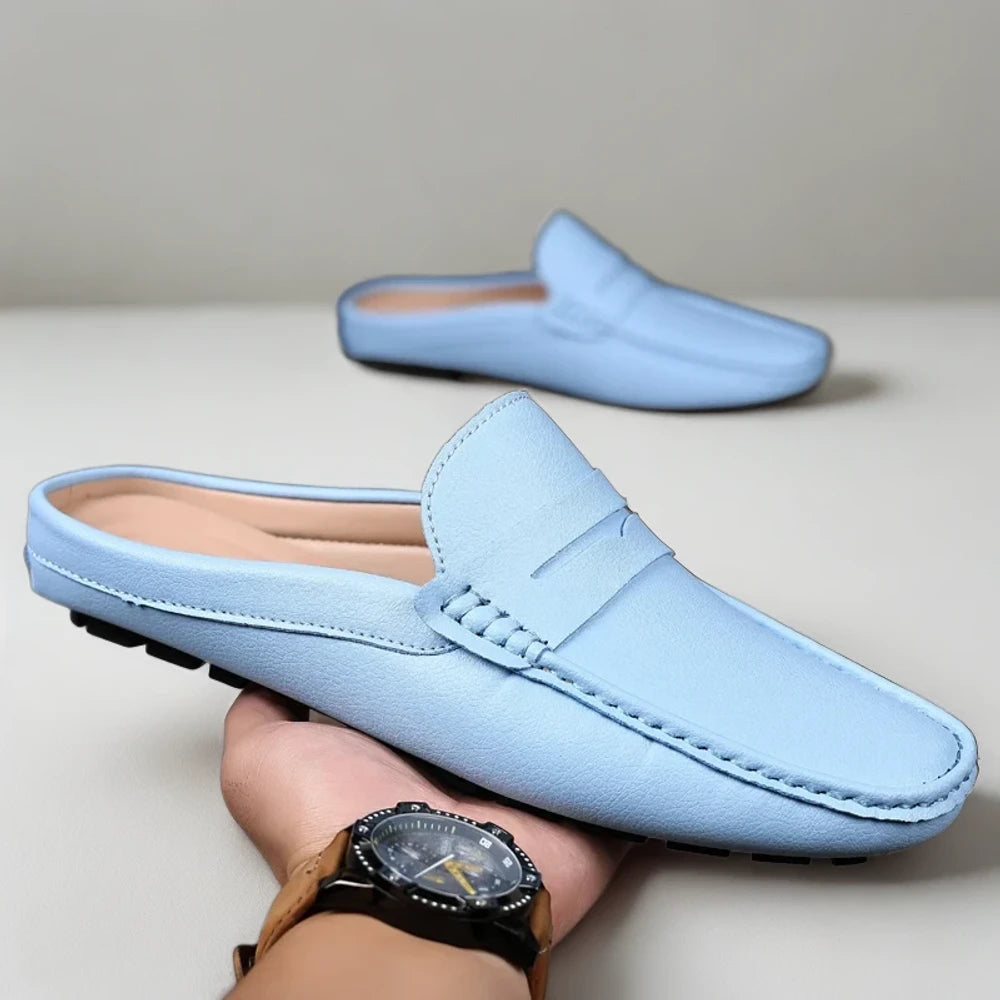 Mocassins bicolores coloris noir et beige à enfiler facilement