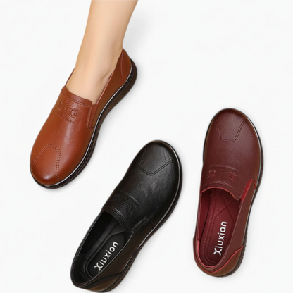 Paire de mocassins confort femme cuir marron, design classique intemporel