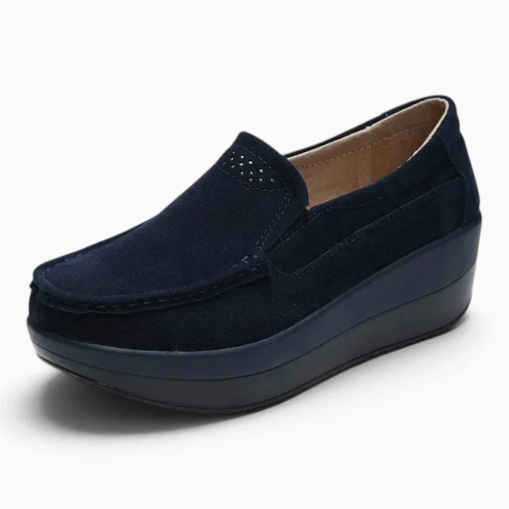 Mocassin bleu marine femme luxe plateforme en daim, vue trois-quarts