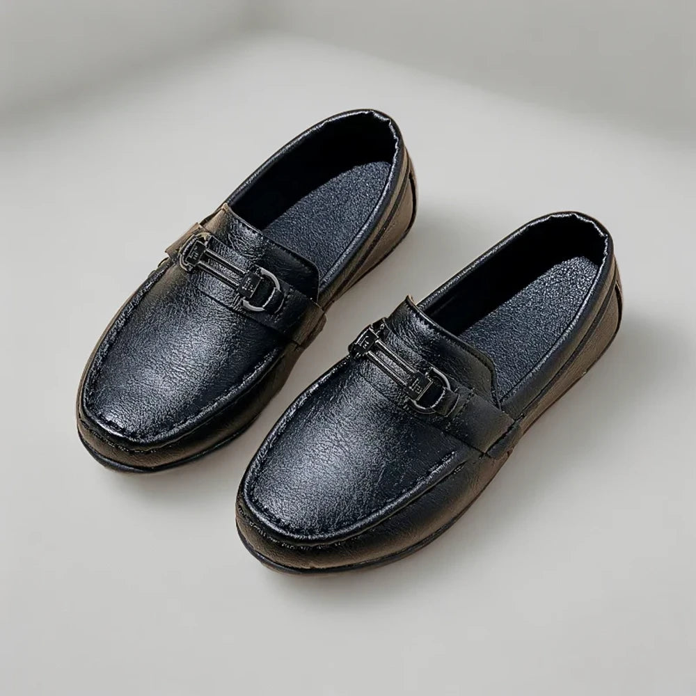 Mocassin ballerine blanc design épuré adapté aux petits pieds actifs
