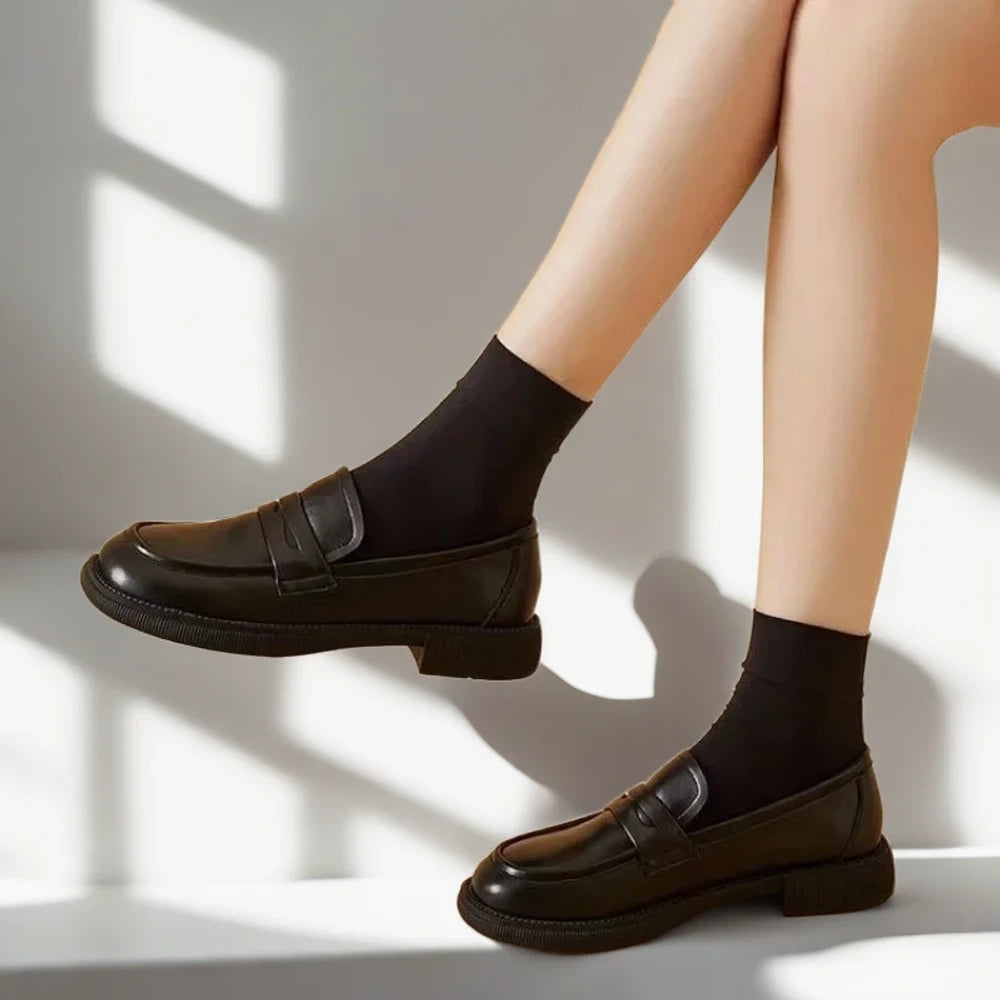 Ballerine mocassin femme marron portée au quotidien