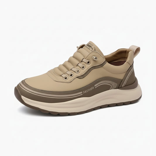 Chaussette blanche mocassin enveloppant le pied avec souplesse et confort quotidien