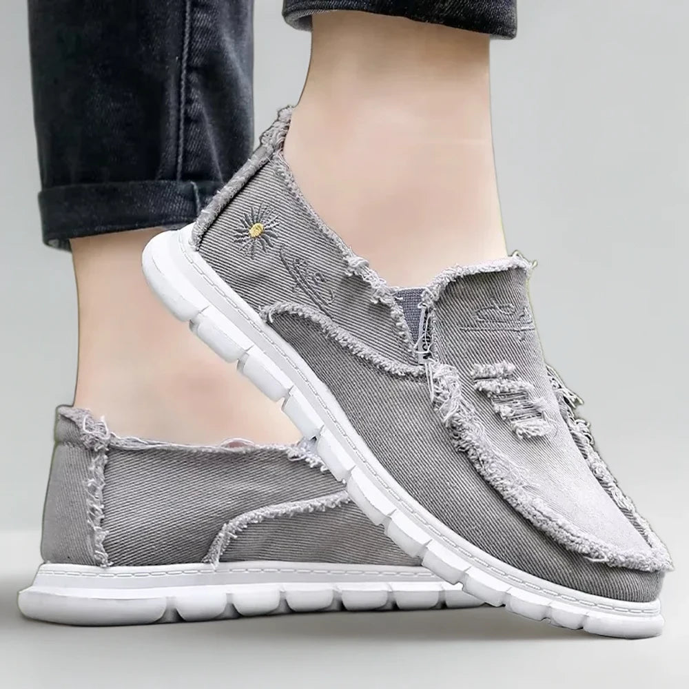 Détail texture chaussettes mocassin femme en tissu premium et flexible