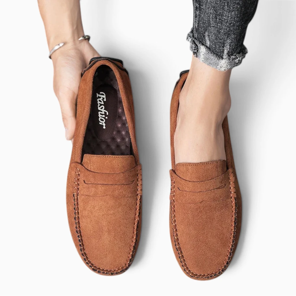 Fleurus – Mocassin daim gris homme – Orange