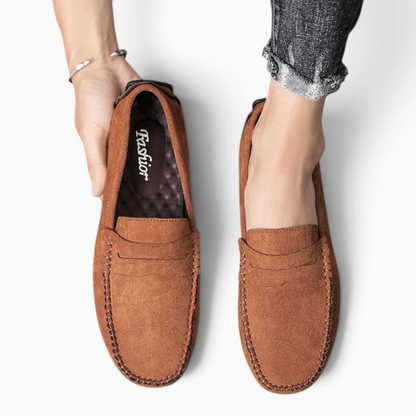 Fleurus – Mocassin daim gris homme – Orange