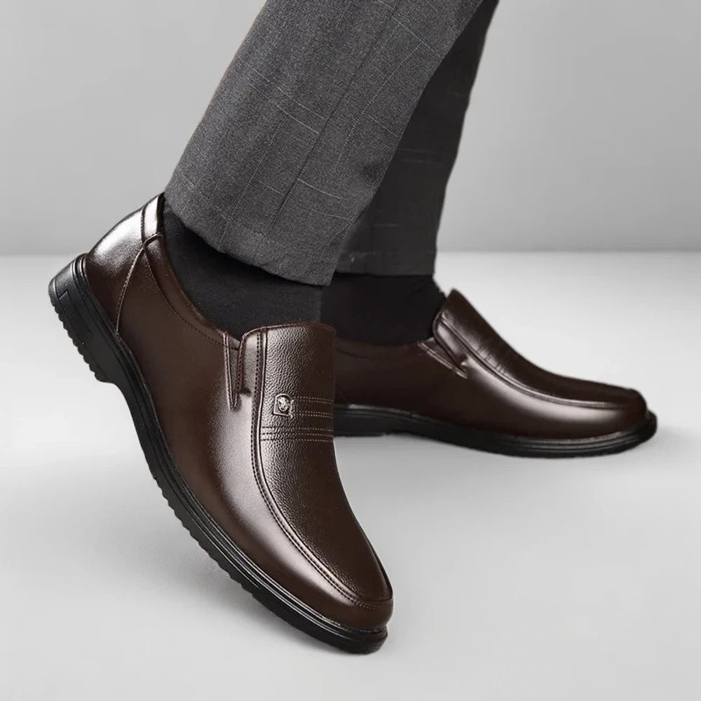 Semelle intérieure du mocassin tropézien, montrant le confort et la souplesse du cuir