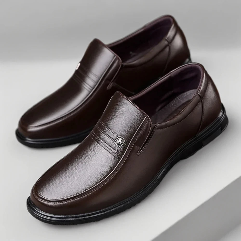 Les mocassins tropéziens avec tenue casual décontractée, allure ensoleillée et relaxante