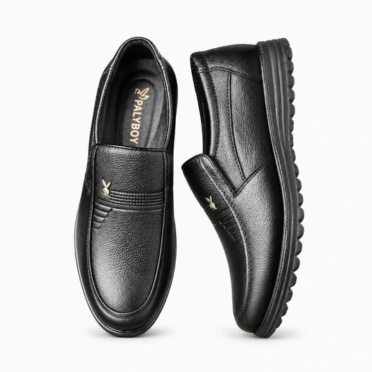 Loafer homme luxe noir à enfiler, silhouette épurée et semelle souple pour le confort quotidien
