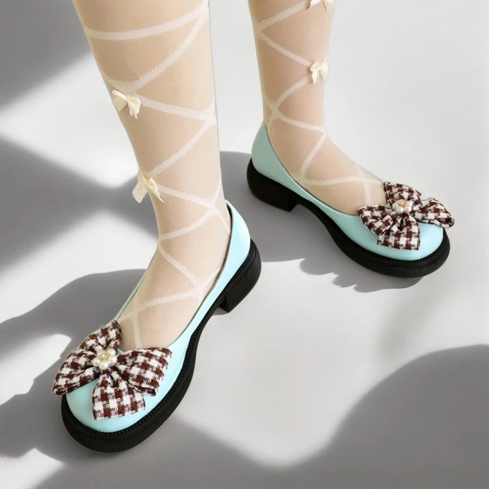 Mocassin à bride femme en vert ou bleu, couleur tendance pour personnaliser le look