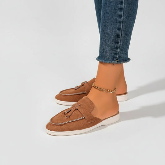 Mocassin à gland femme en daim élégant, vue de profil