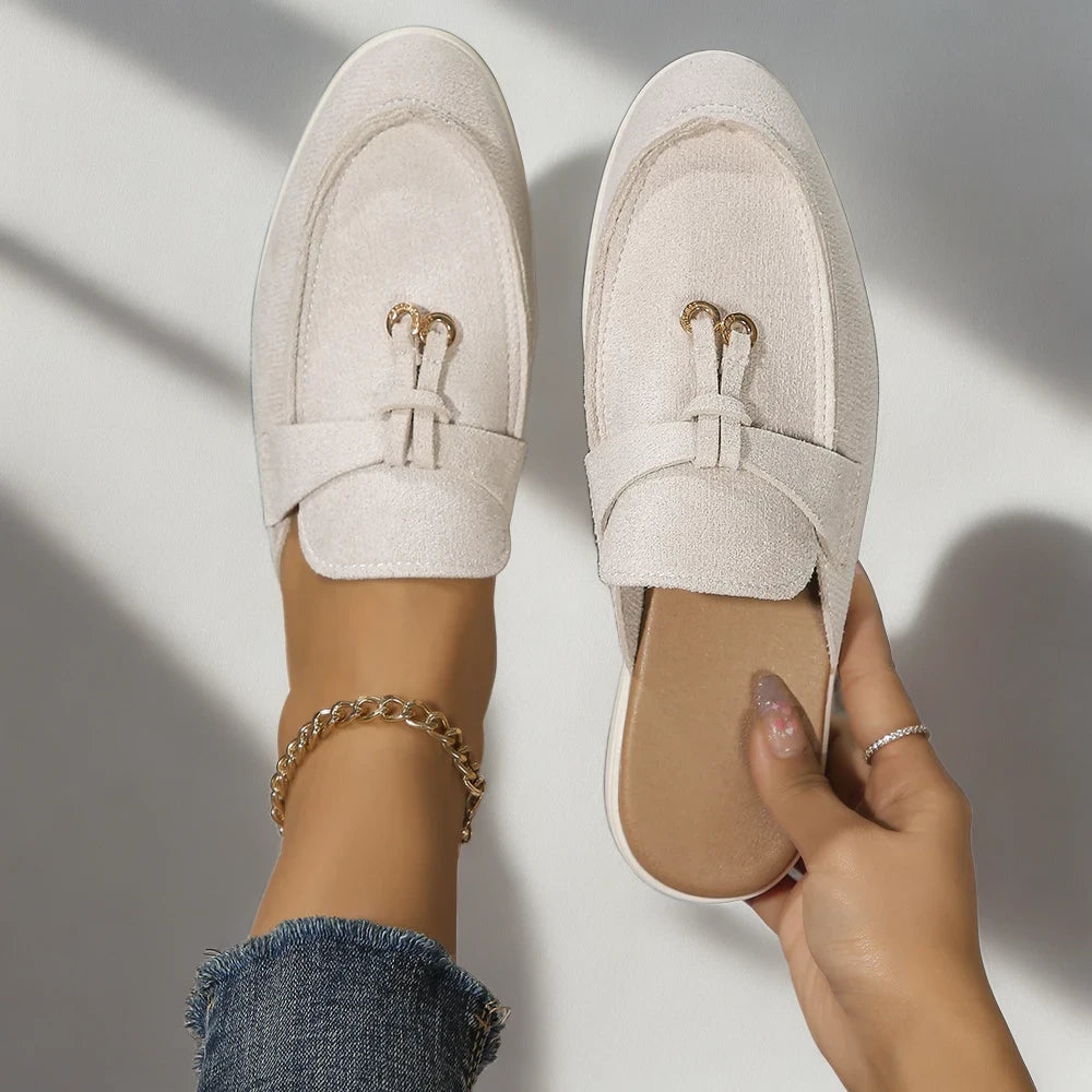 Mocassins glands femme confortables avec détail boucle métallique