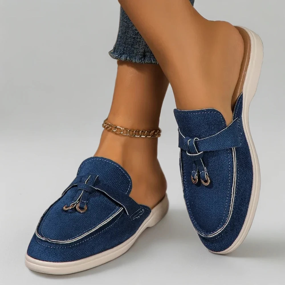 Mocassin à gland femme posé montrant la semelle plate confortable