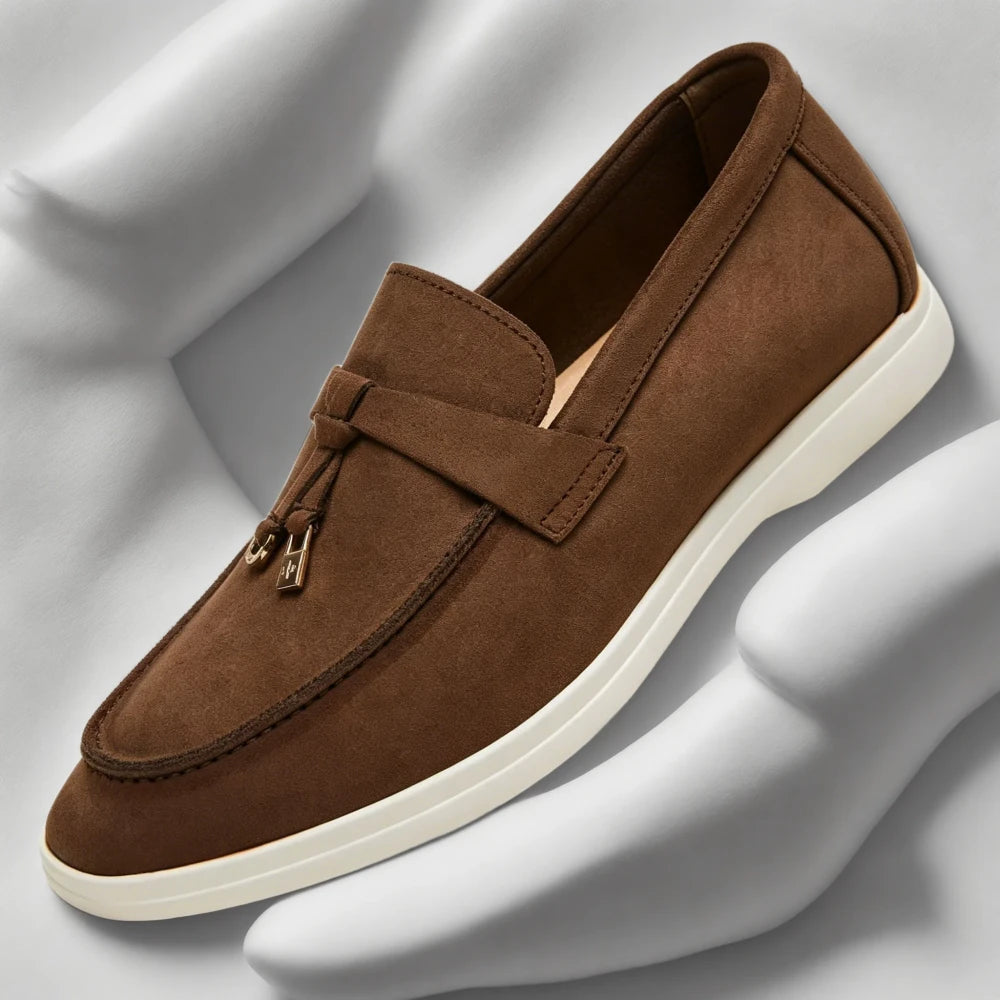 Mocassin gland homme porté avec costume business casual