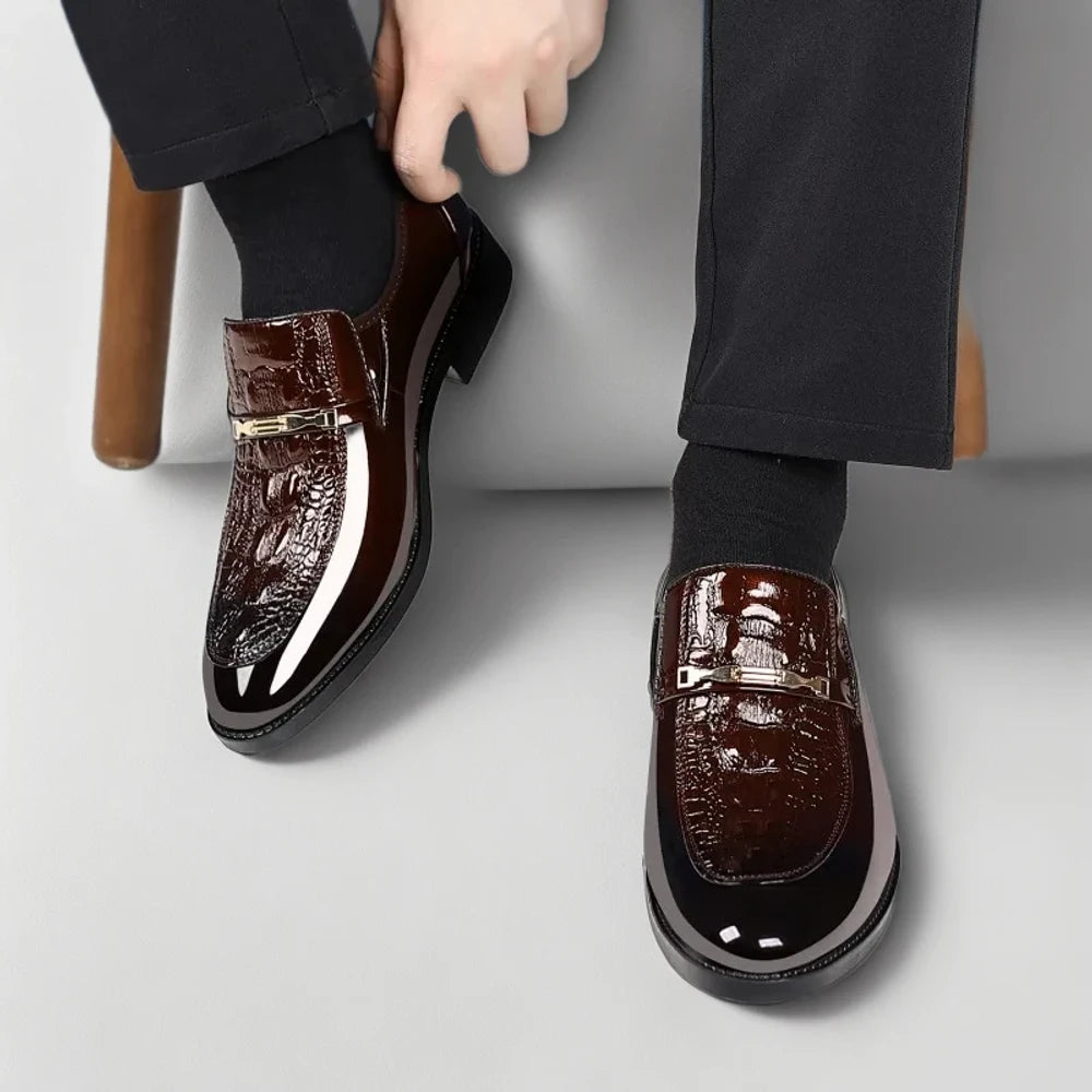 Mocassin amérindien homme à enfiler, design épuré en cuir noir