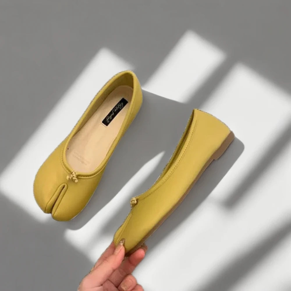 Mocassins femme argenté détail de la semelle souple et flexible