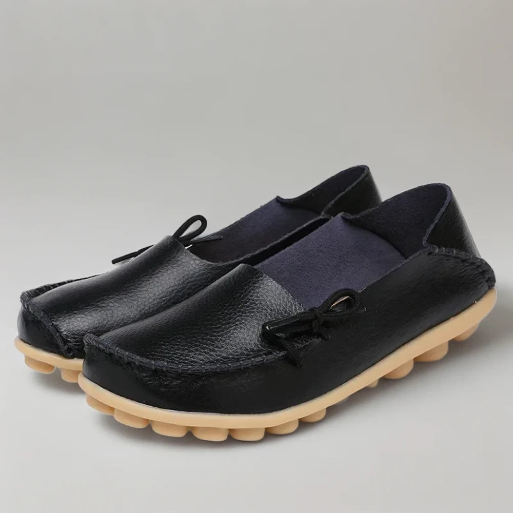 Chaussure mocassin souple marron clair, détail de la semelle flexible