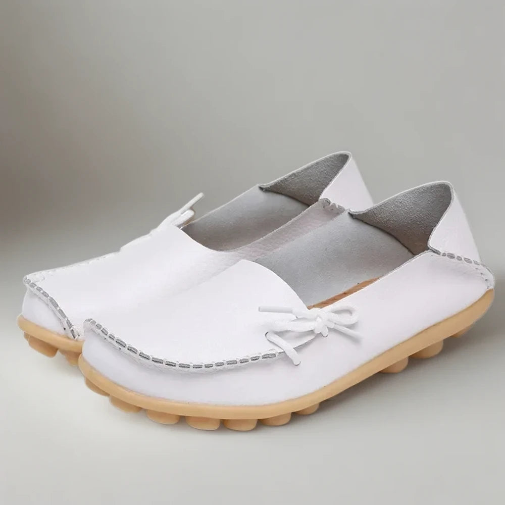 Mocassin bas blanc élégant pour femme, enfilage sans lacets