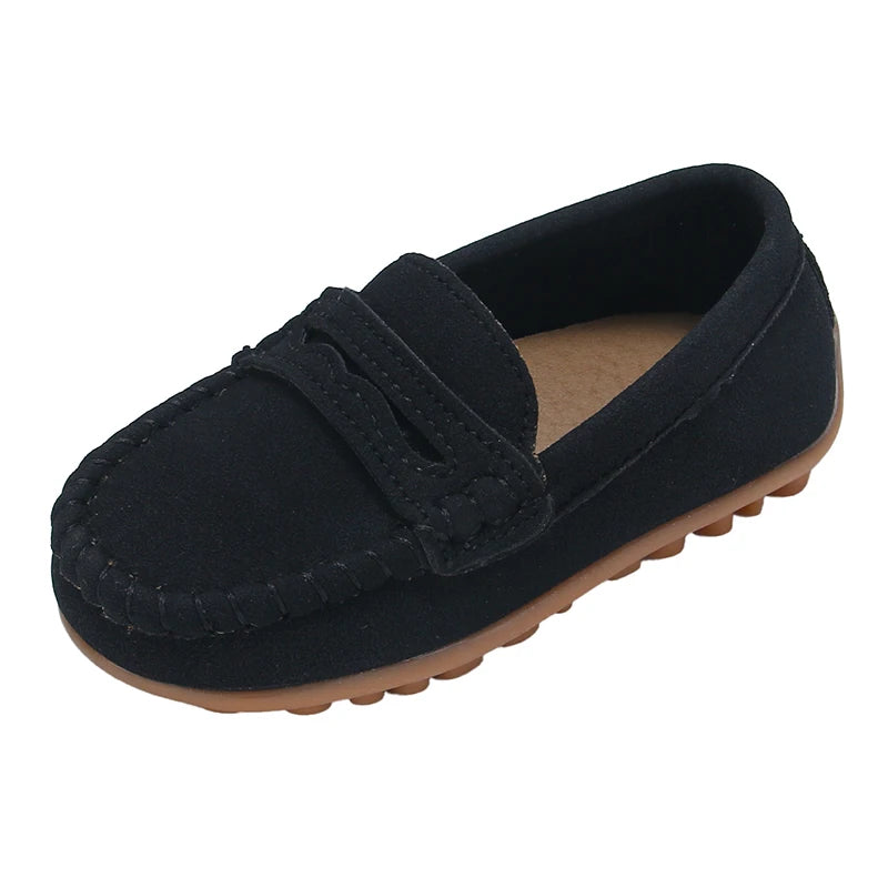 Mocassin luxe pour enfant, silhouette épurée facile à enfiler