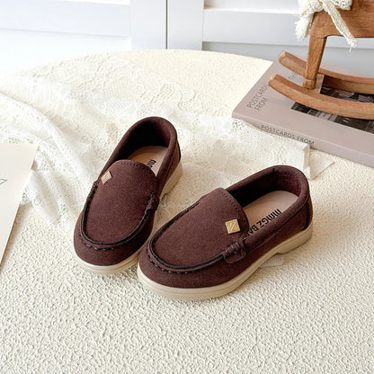 Mocassin garçon beige sans lacet, design épuré pour enfant 7-12 ans