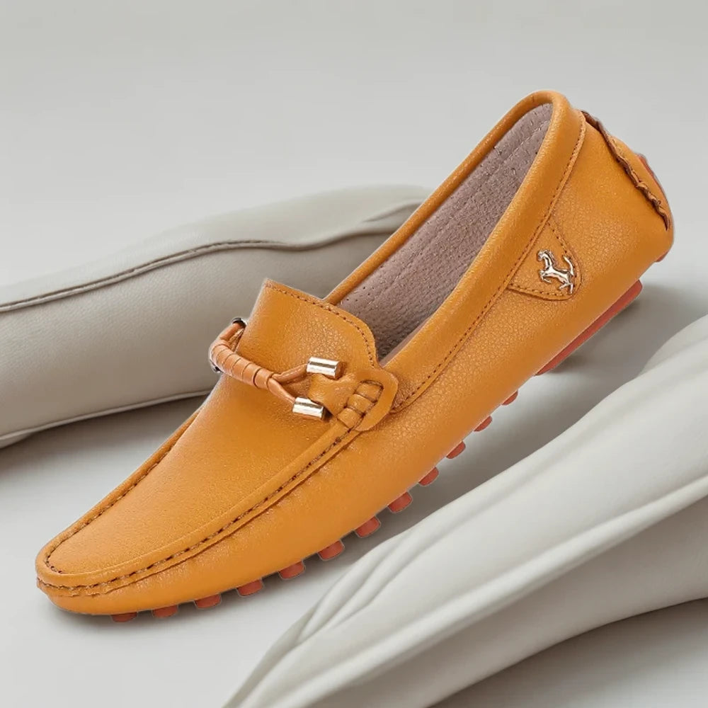 Chaussure mocassin blanche enfilable sans lacets