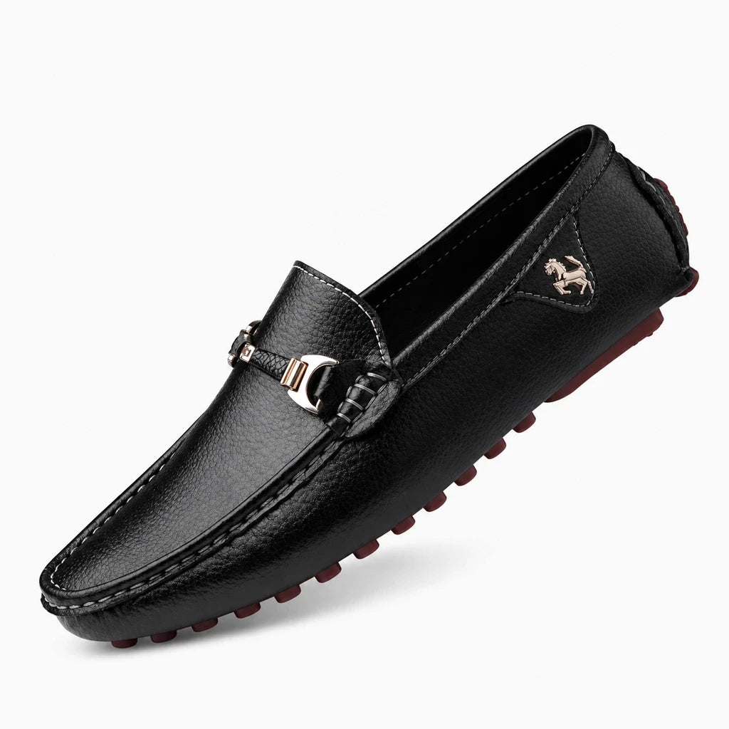 Mocassins blanches à doublure douce, détail de la semelle discrète