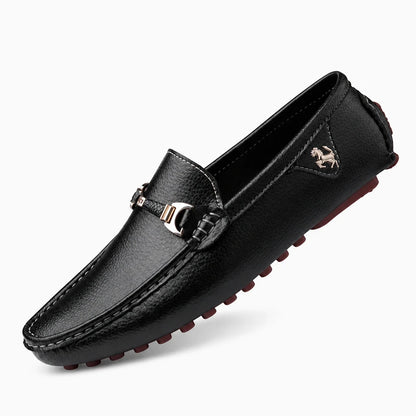 Mocassins blanches à doublure douce, détail de la semelle discrète