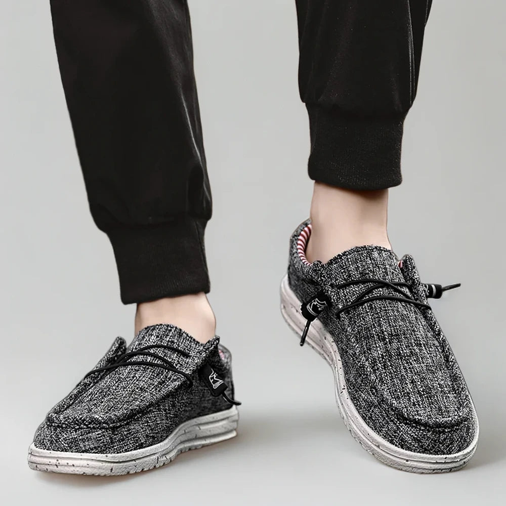 Mocassin bleu en toile avec lacet discret