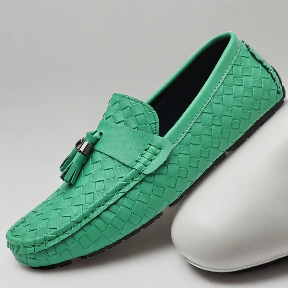 Détail du cuir souple du mocassin homme avec couture de qualité
