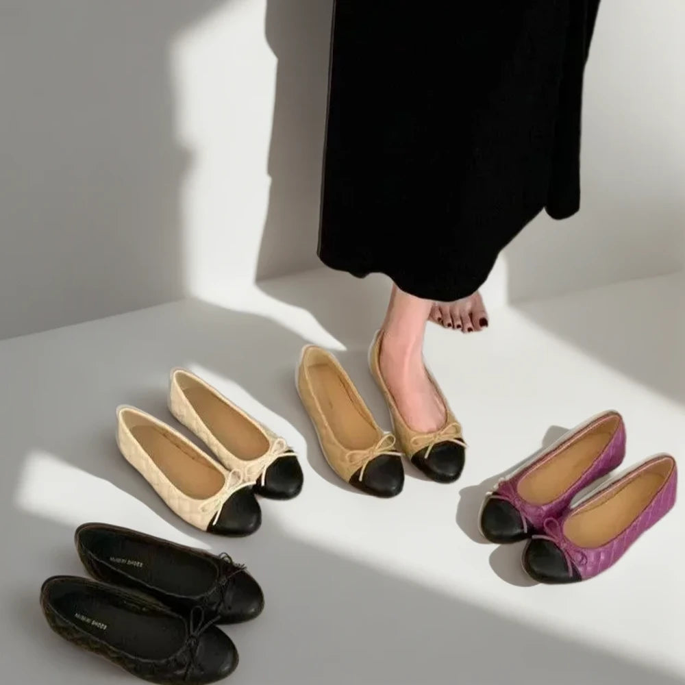 Paire de mocassins boucle femme confortables au style intemporel et épuré