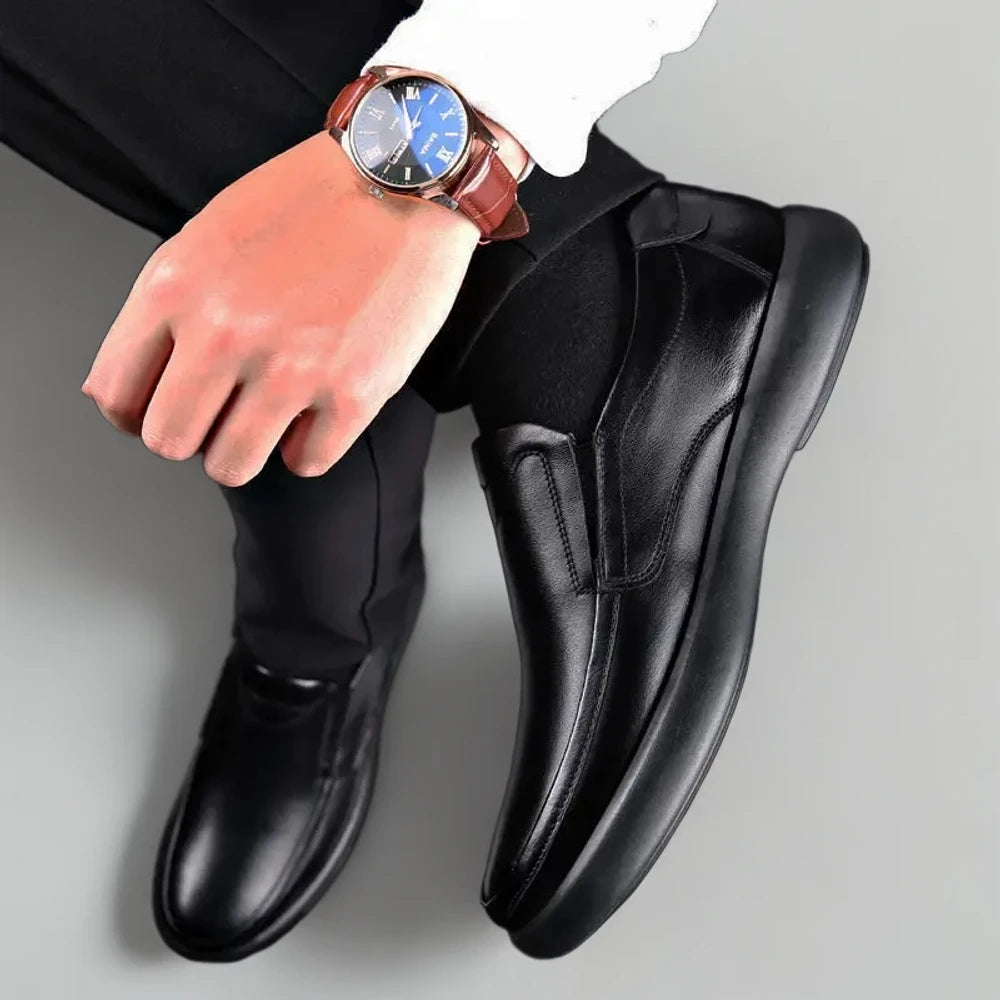 Mocassin boucle homme marron porté dans un style casual bureau et weekend