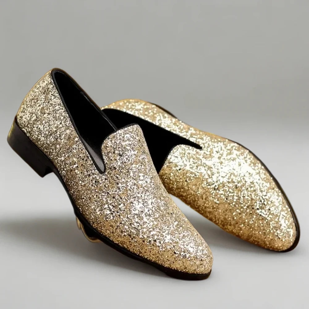 Mocassin bout carré homme porté, silhouette épurée pour soirée et cérémonie