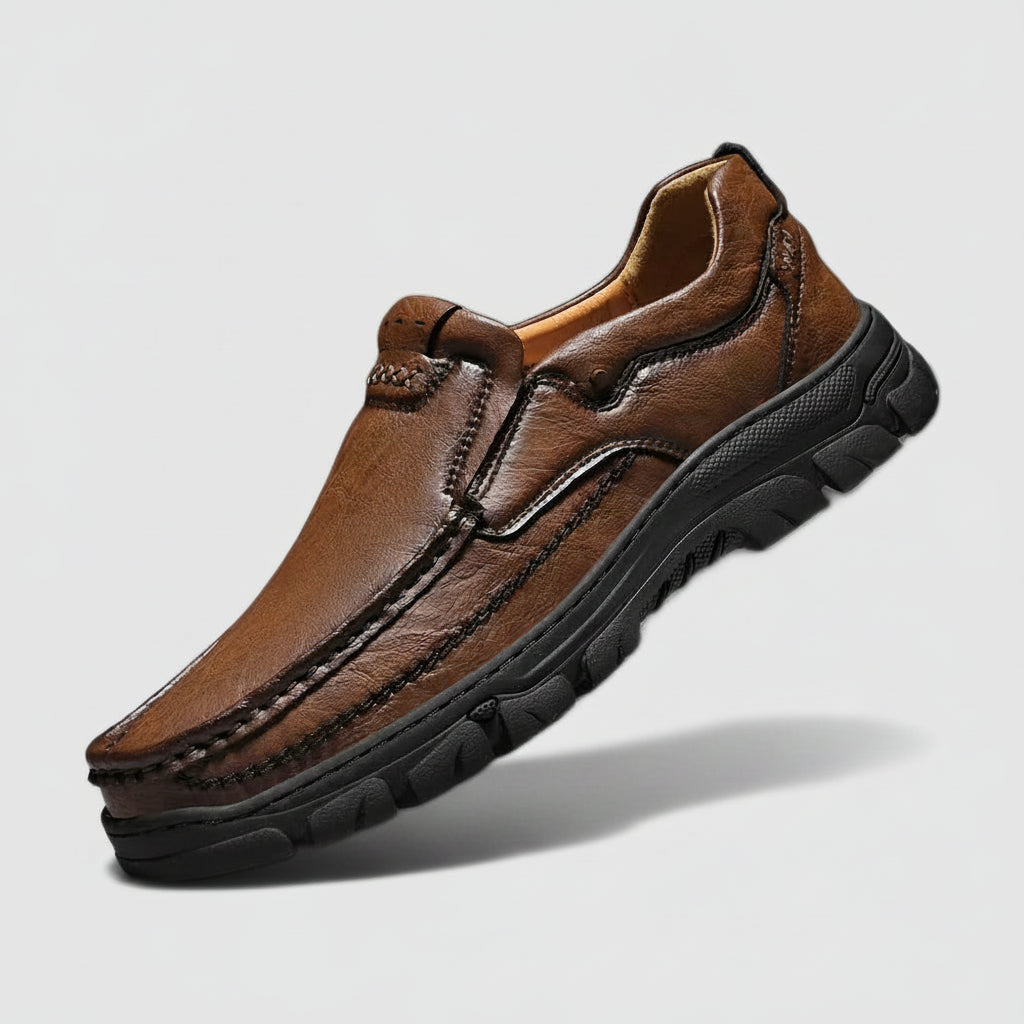 Mocassin brillant en cuir marron avec finitions italiennes élégantes