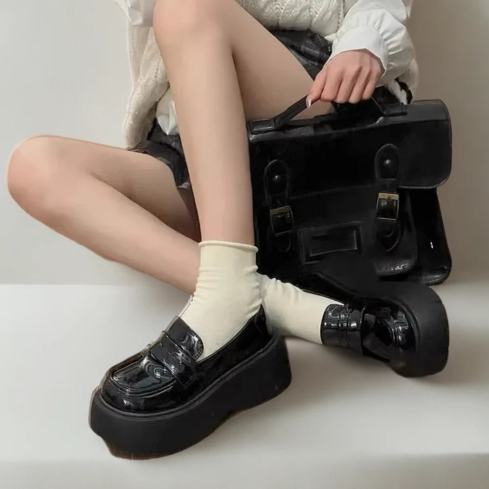 Mocassin chic traversant les saisons avec son design intemporel et sa polyvalence remarquable