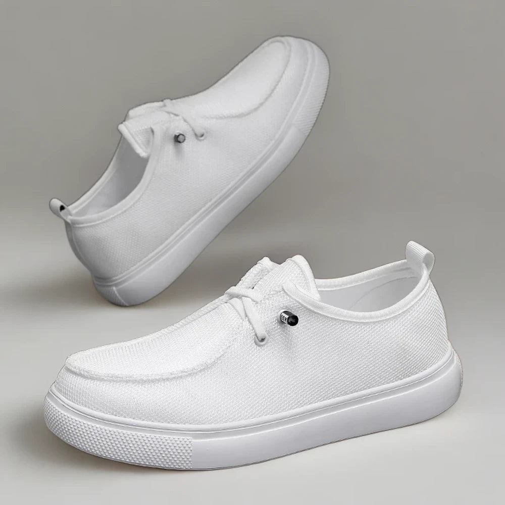 Détail de la toile et du confort du mocassin bateau pour homme élégant