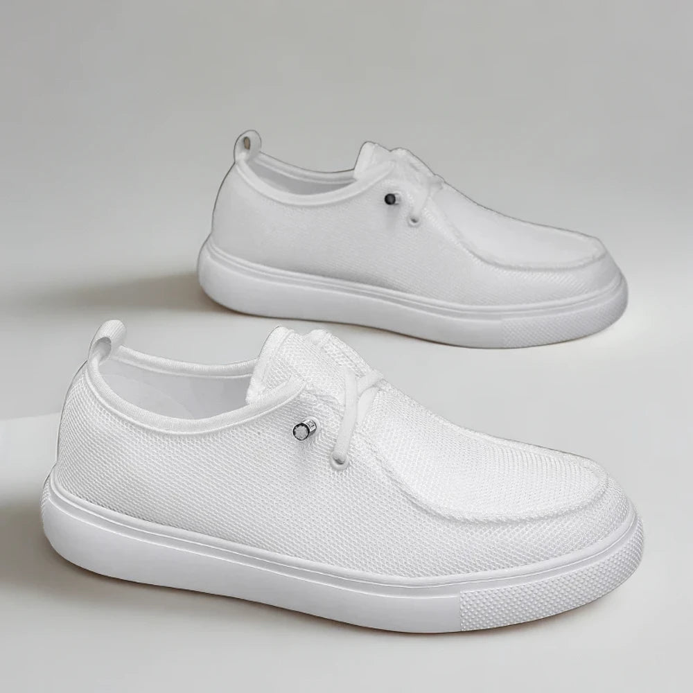 Chaussure mocassin bateau homme avec lacet subtil et finitions raffinées