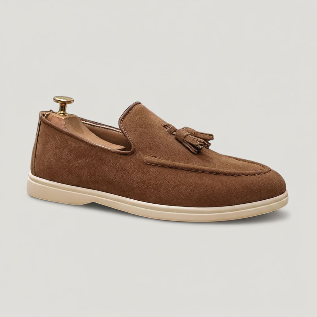 Mocassin chocolat confortable à enfiler avec semelle plate et bout rond