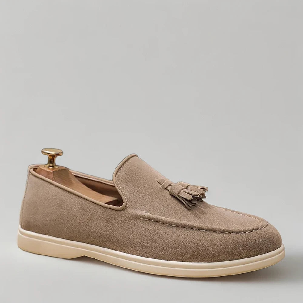 Détail de la semelle antidérapante du mocassin chocolat homme