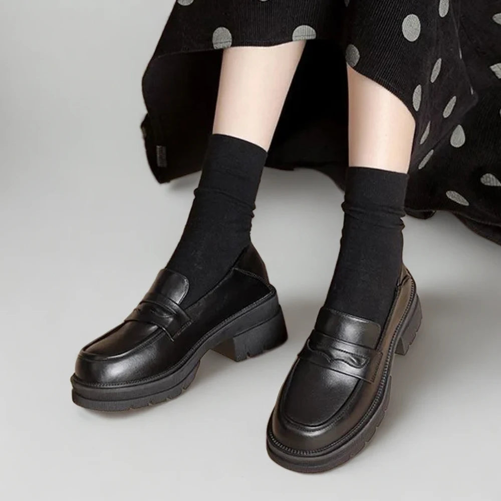 Mocassins cognac femme en look escapade week-end décontracté