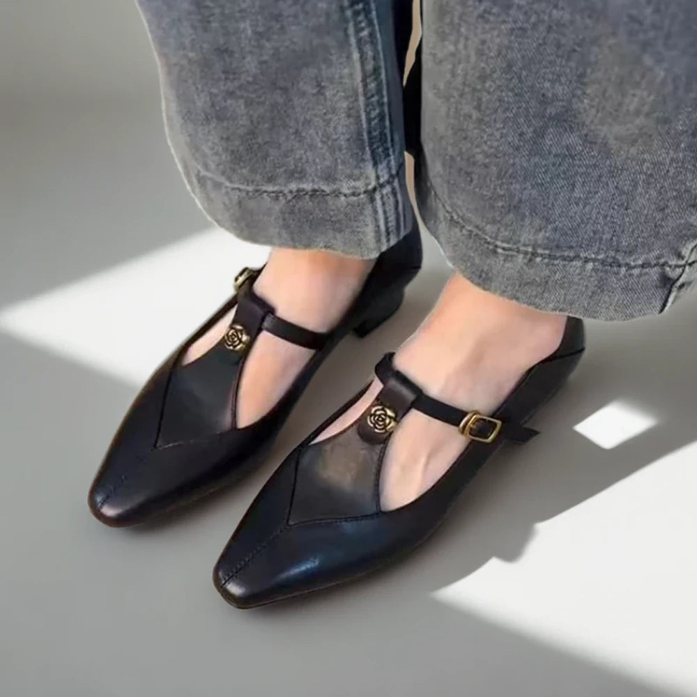 Mocassin collège femme pose lifestyle tenue printemps bureau