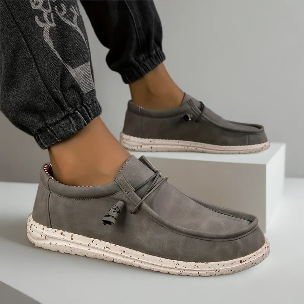 Mocassins confort vue de profil, silhouette légère et élégante