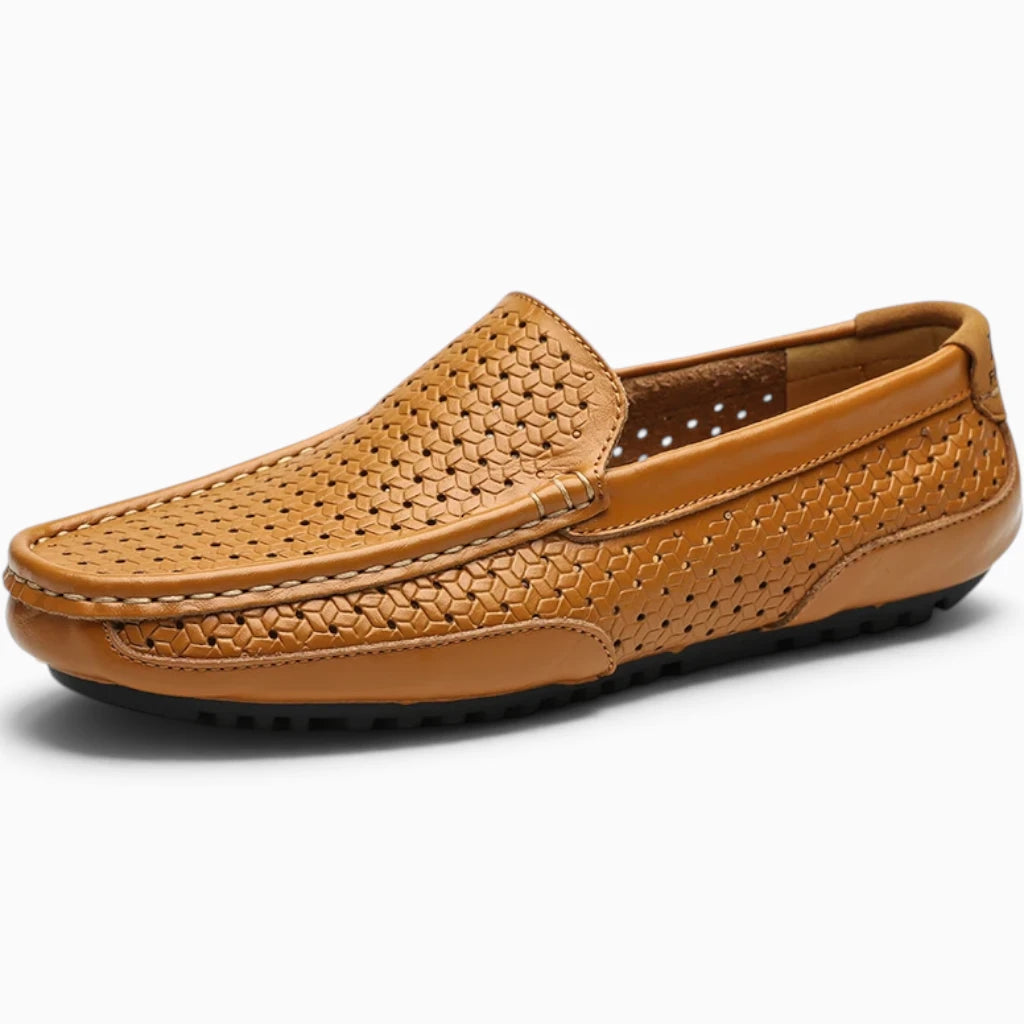 Ballerine mocassin kaki homme, détail du cuir souple et finitions raffinées