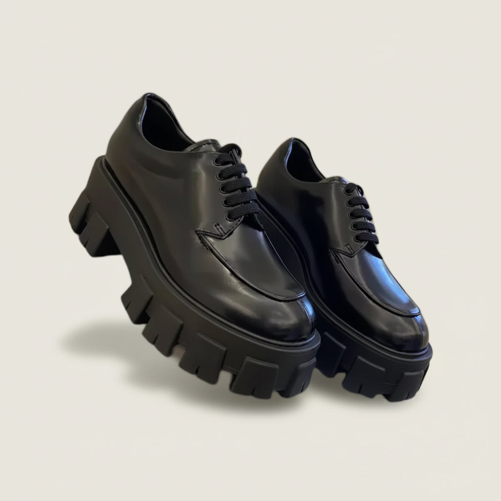 Mocassin cranté femme en cuir souple avec plateforme discrète pour maintien sûr