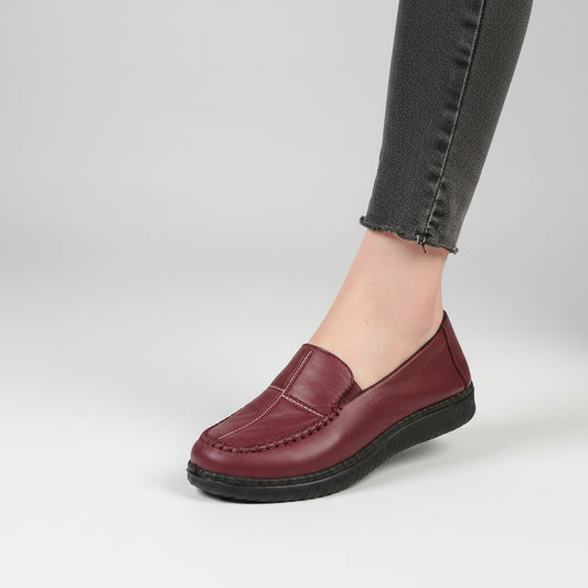 Mocassin cranté femme noir avec semelle texturée pour une adhérence optimale